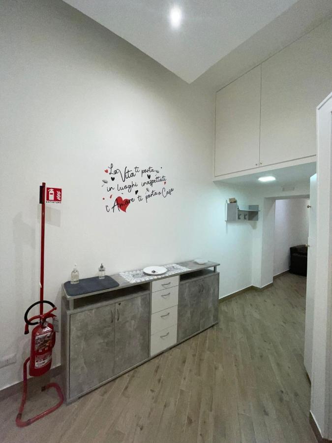 Dormire A Napoli Centro Holiday House Casa Vacanza Exterior photo